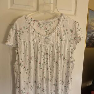 Eileen West plus size white floral nightgown